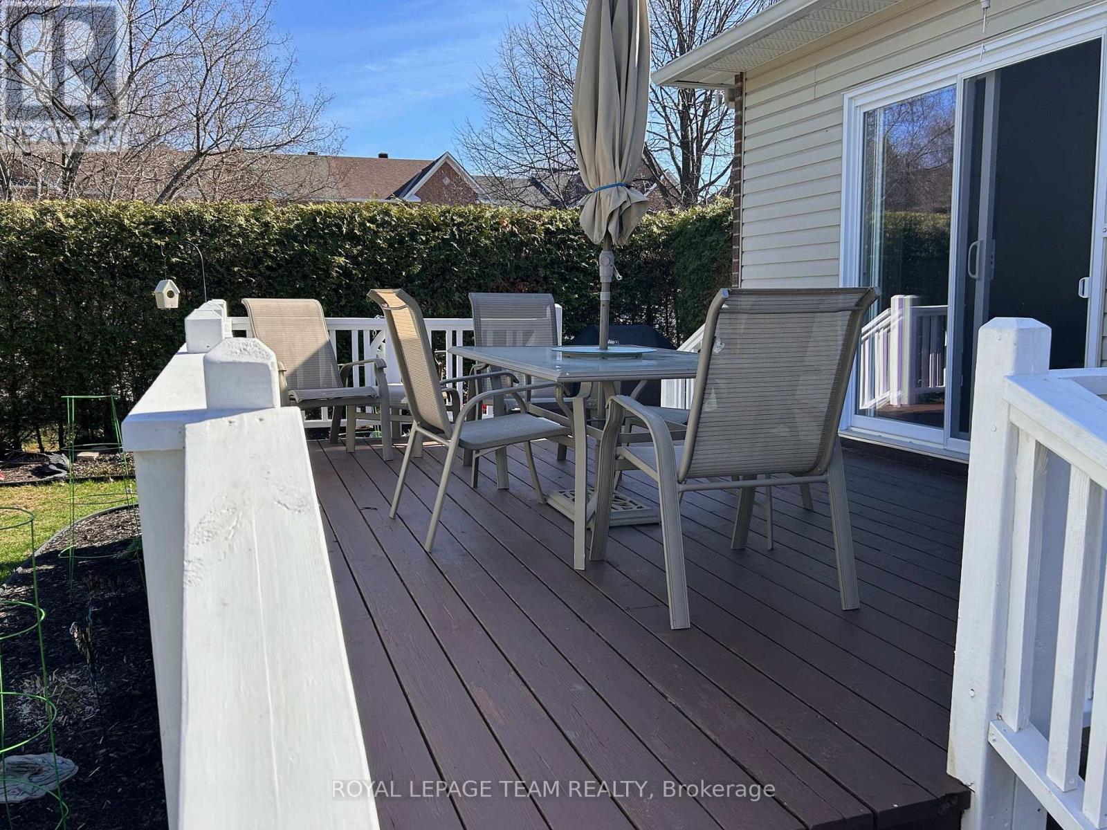 45 Burnstead Crescent