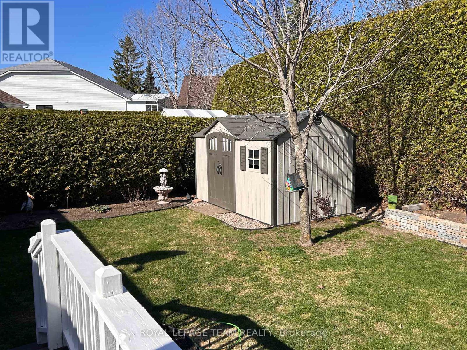 45 Burnstead Crescent