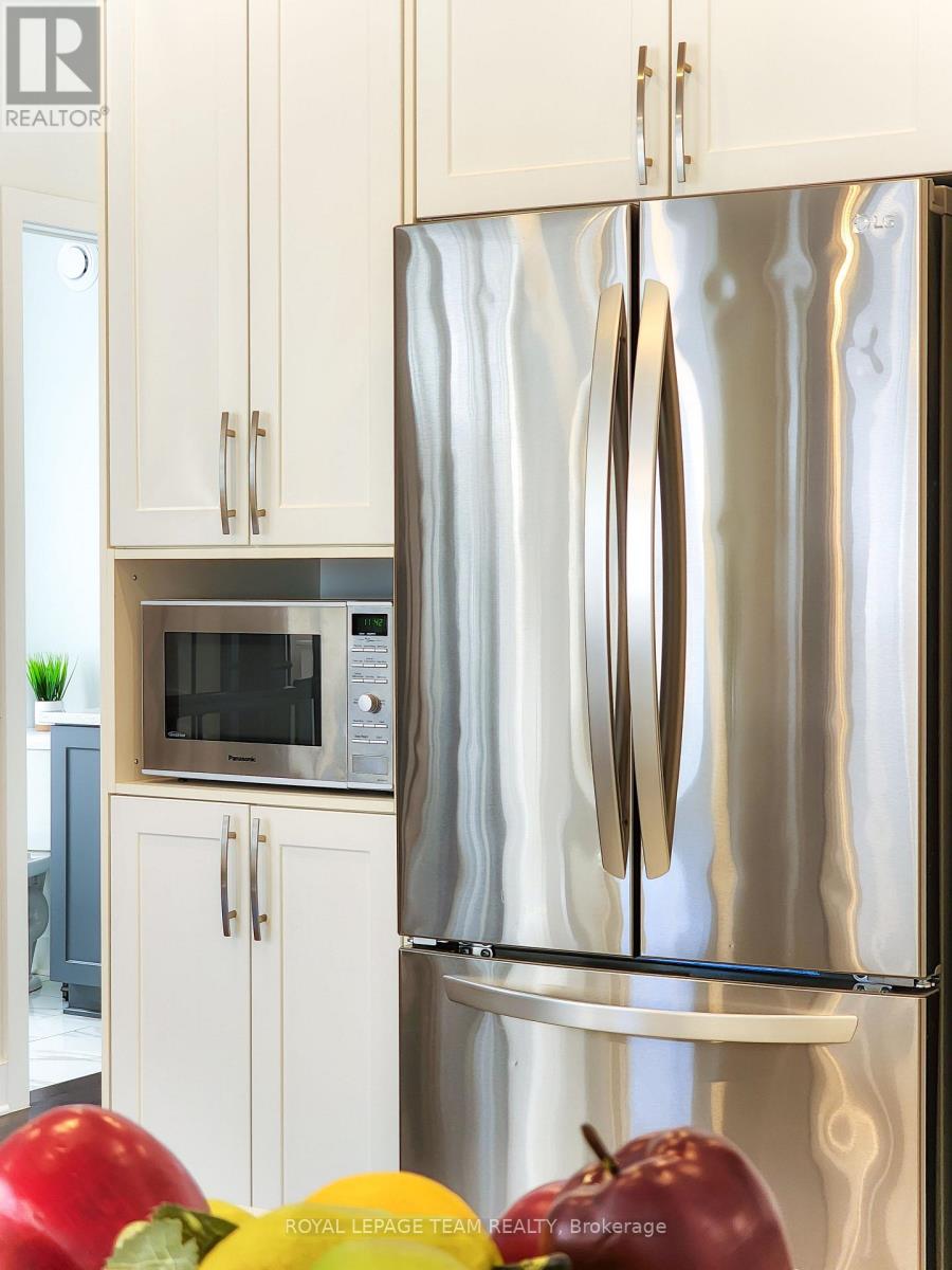 725 Capricorn Circle