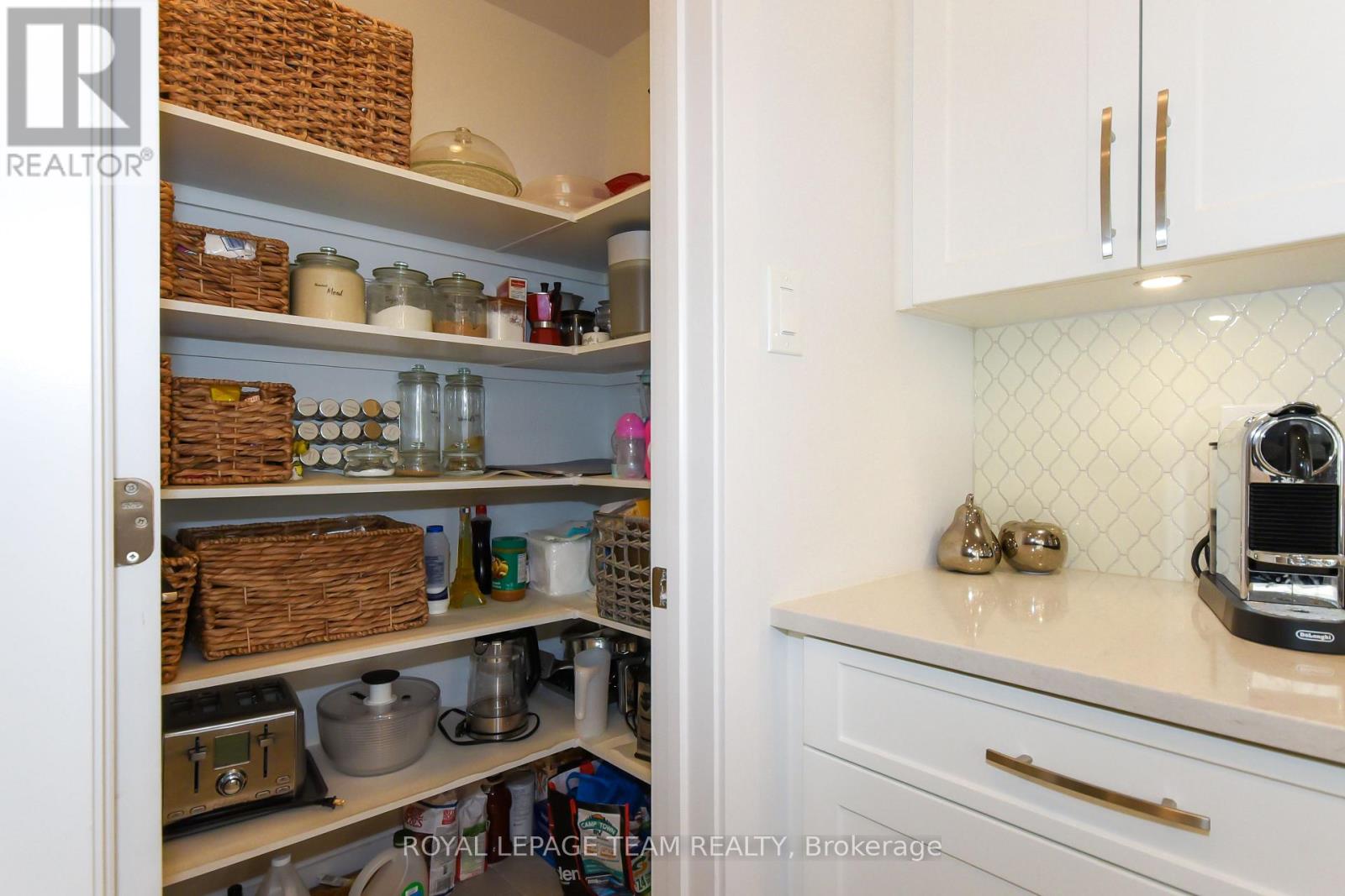 725 Capricorn Circle