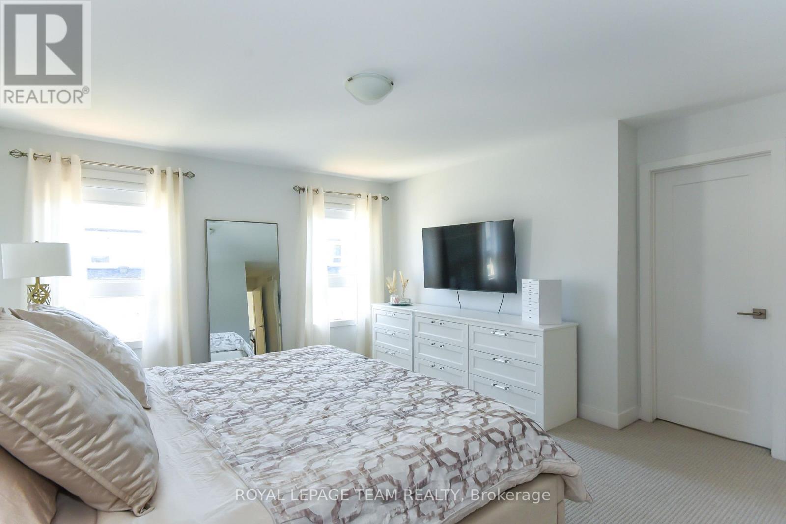 725 Capricorn Circle