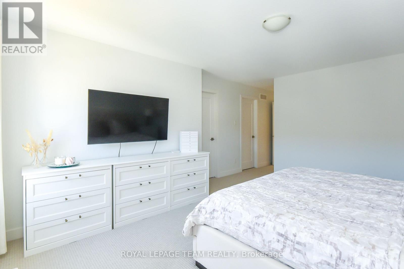 725 Capricorn Circle