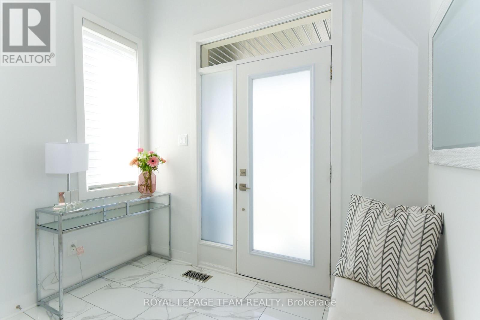 725 Capricorn Circle