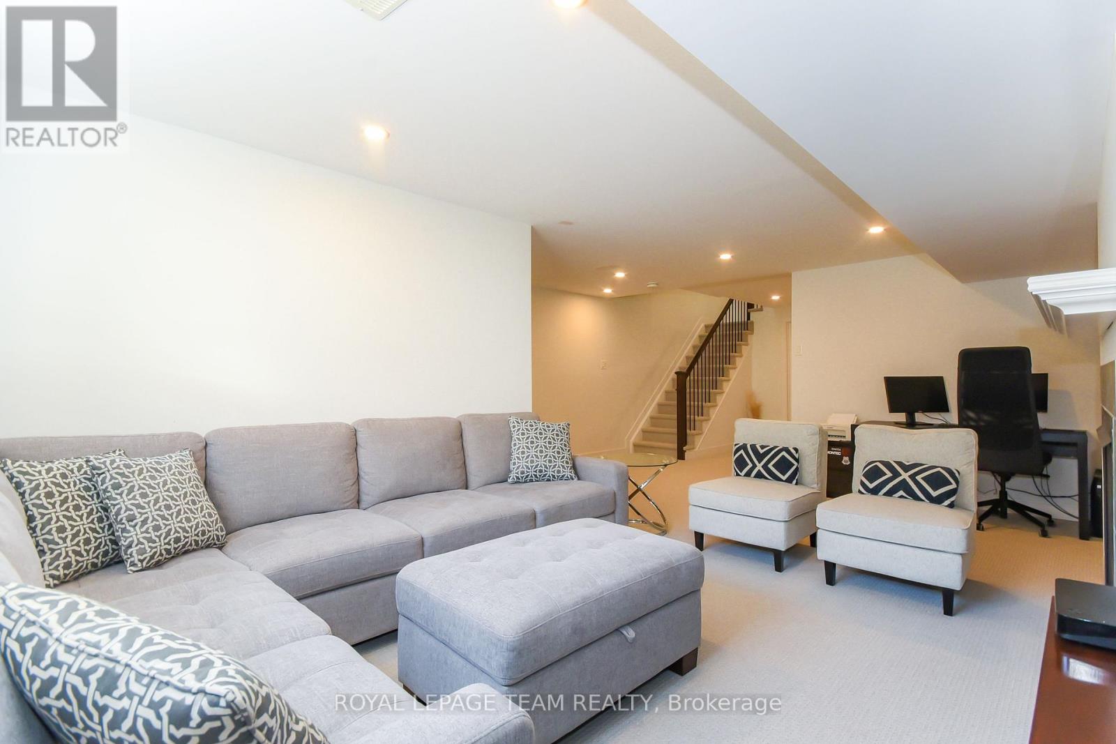 725 Capricorn Circle