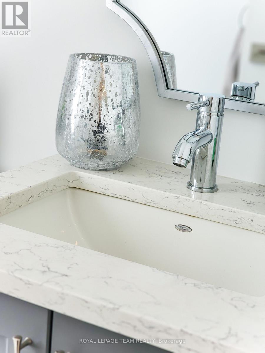 725 Capricorn Circle