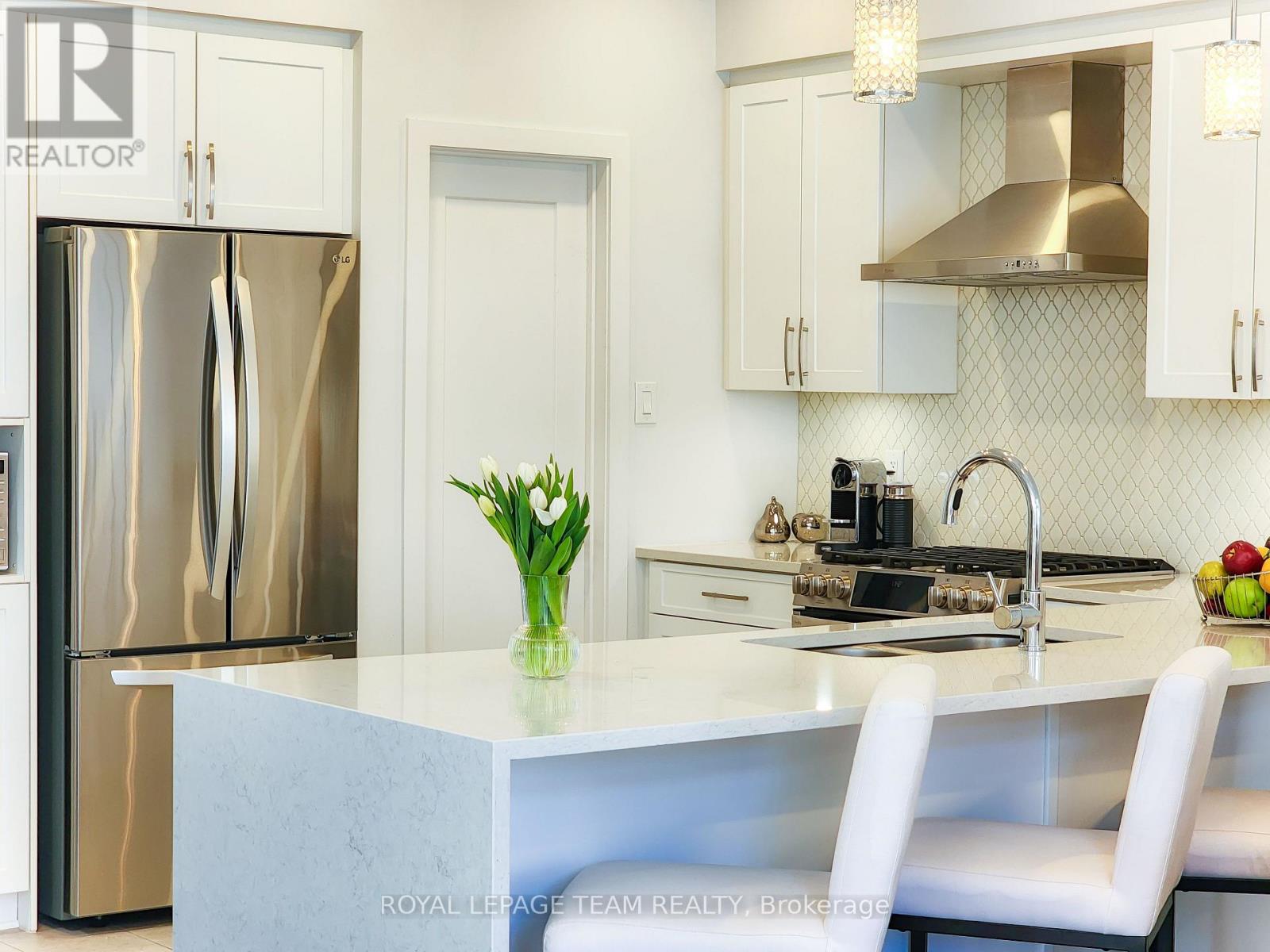 725 Capricorn Circle