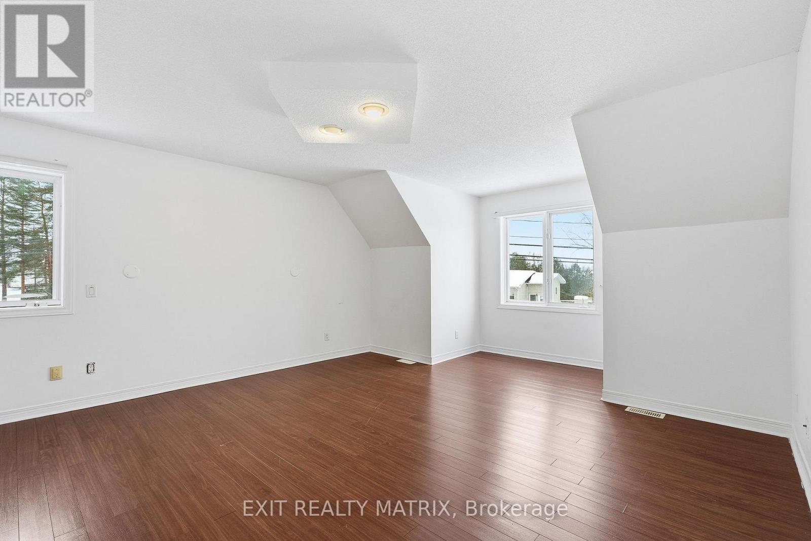 203 Montee Outaouais Road