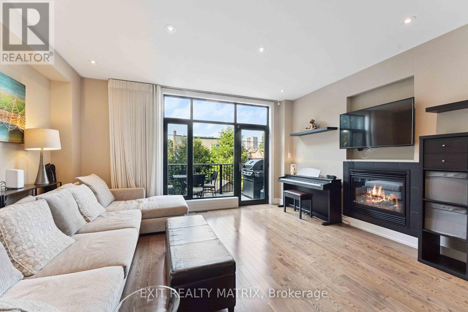 97 Queen Mary Street