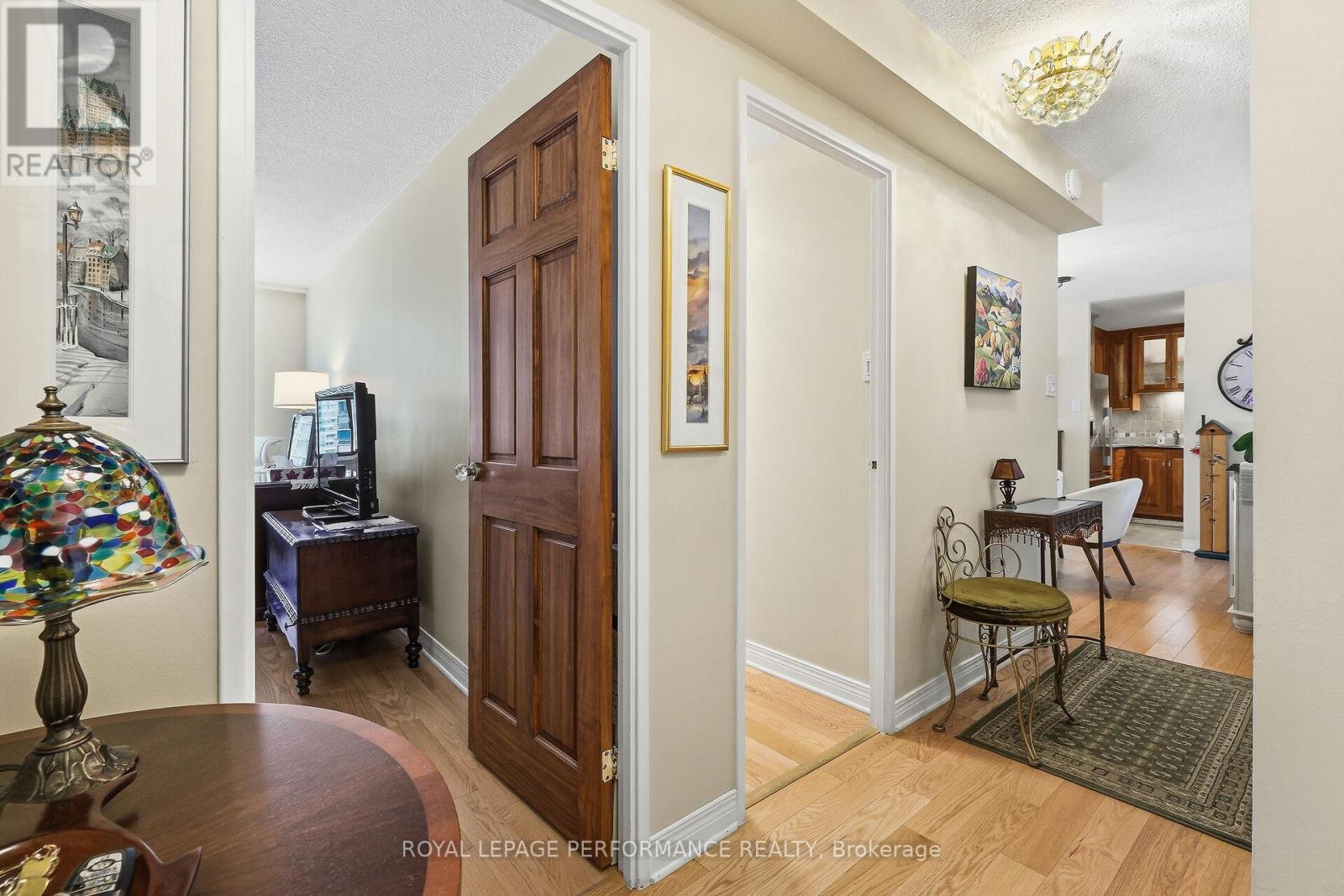 1003 - 71 Somerset Street W