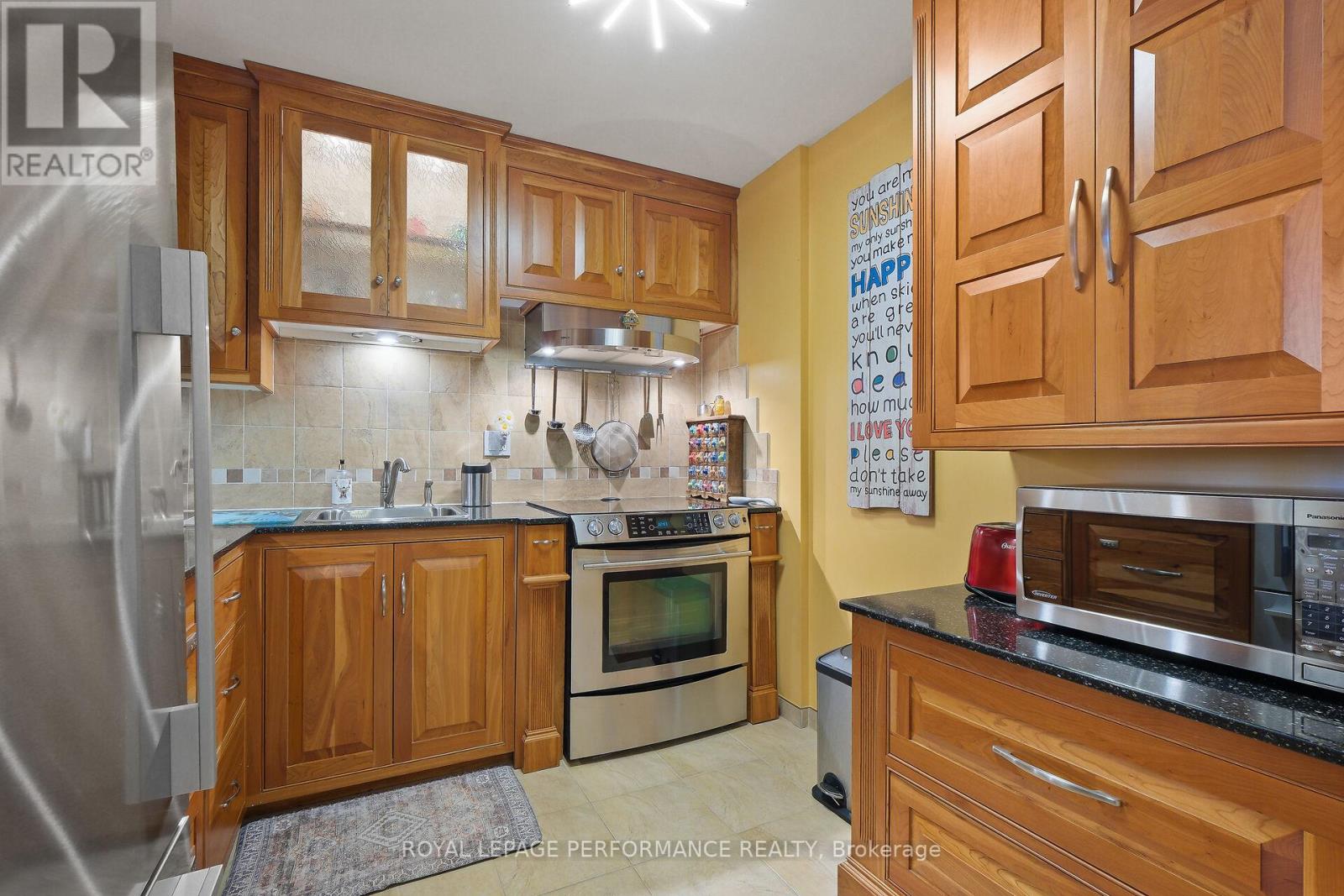 1003 - 71 Somerset Street W