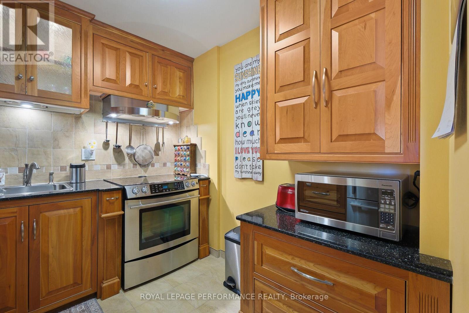 1003 - 71 Somerset Street W