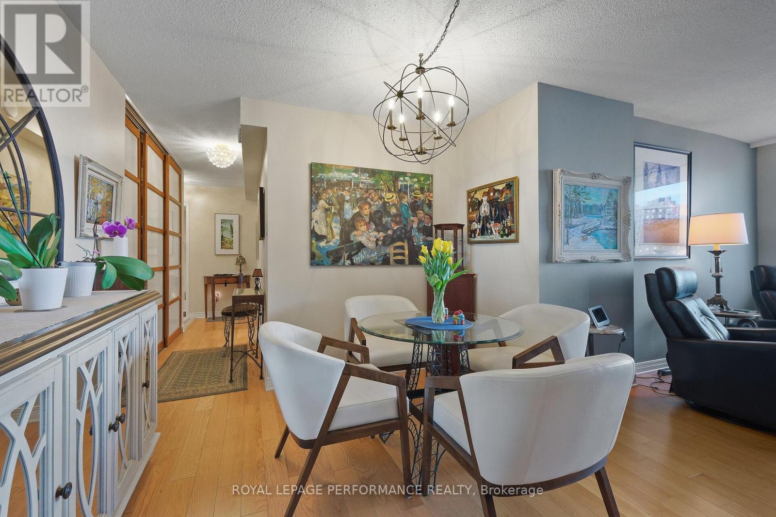 1003 - 71 Somerset Street W