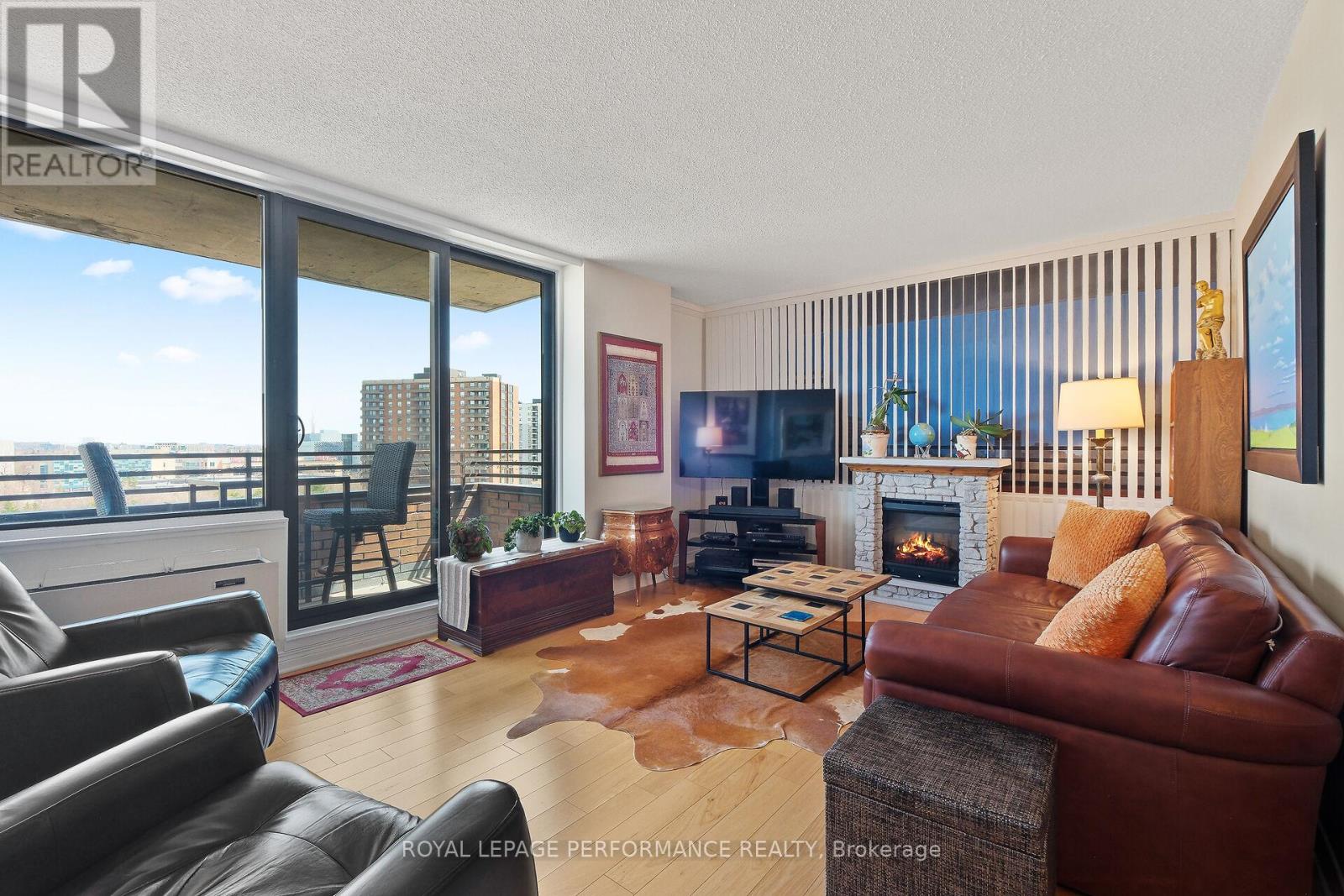 1003 - 71 Somerset Street W