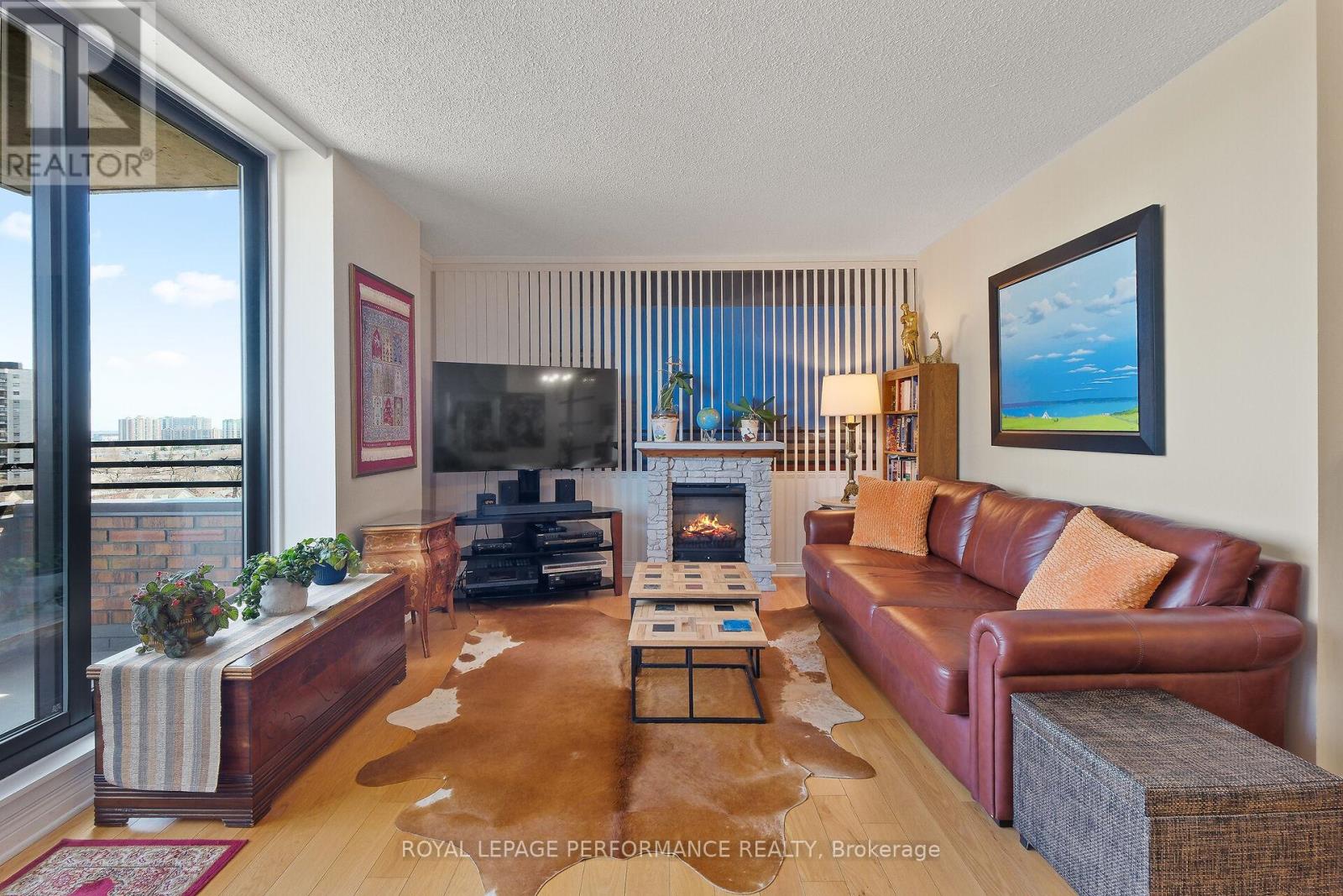 1003 - 71 Somerset Street W