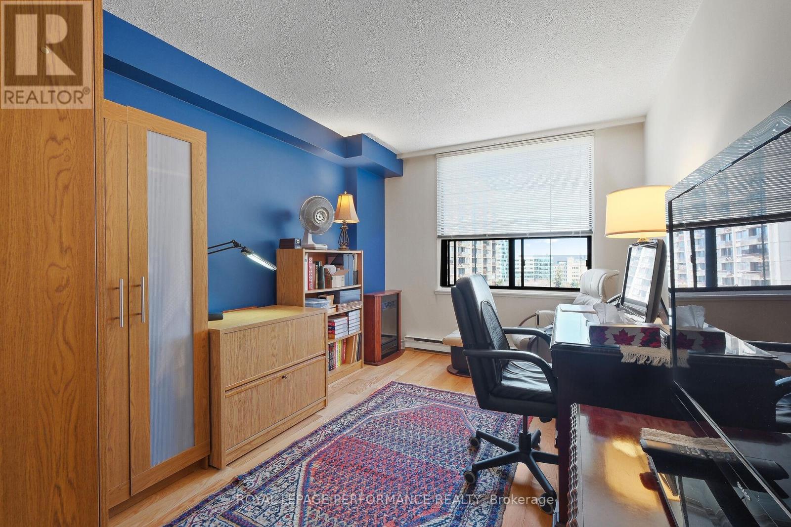 1003 - 71 Somerset Street W