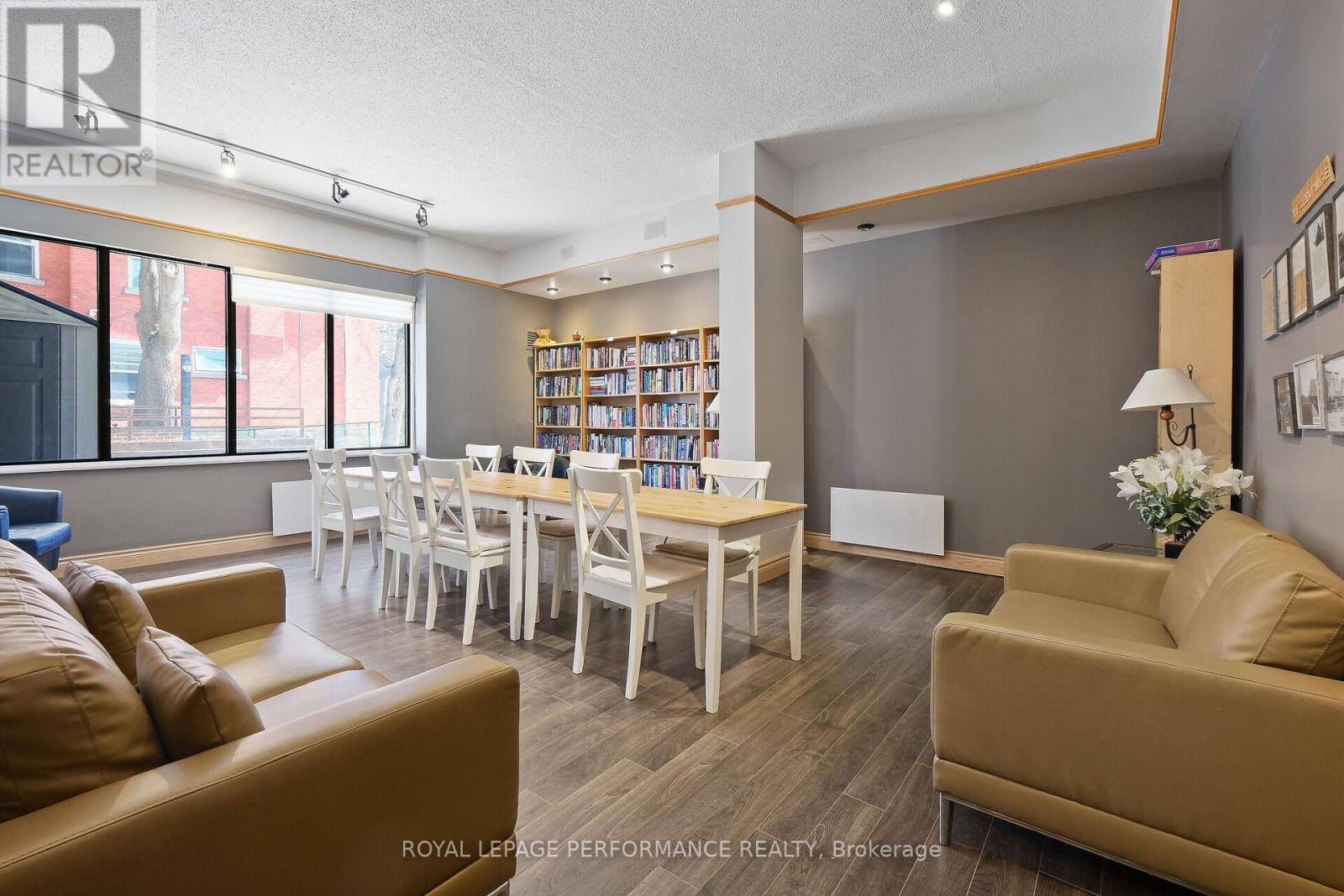 1003 - 71 Somerset Street W