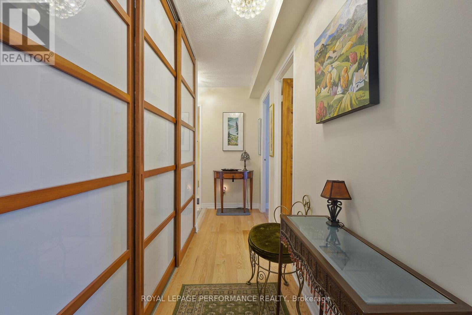 1003 - 71 Somerset Street W