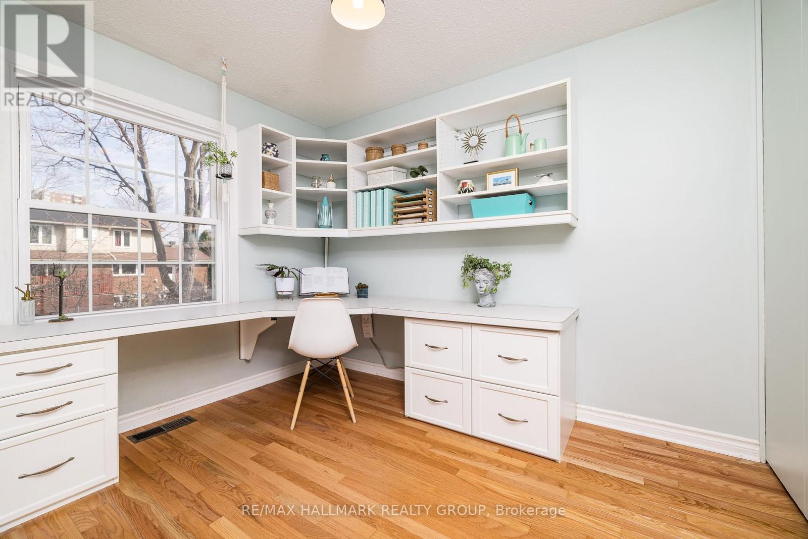 1851 Appleford Street