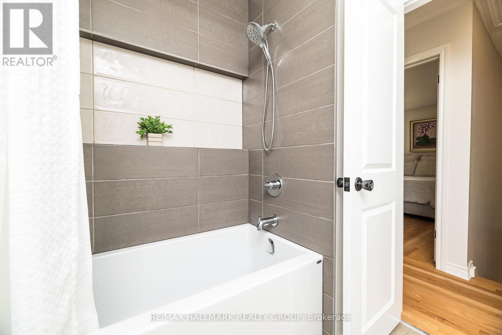 1851 Appleford Street