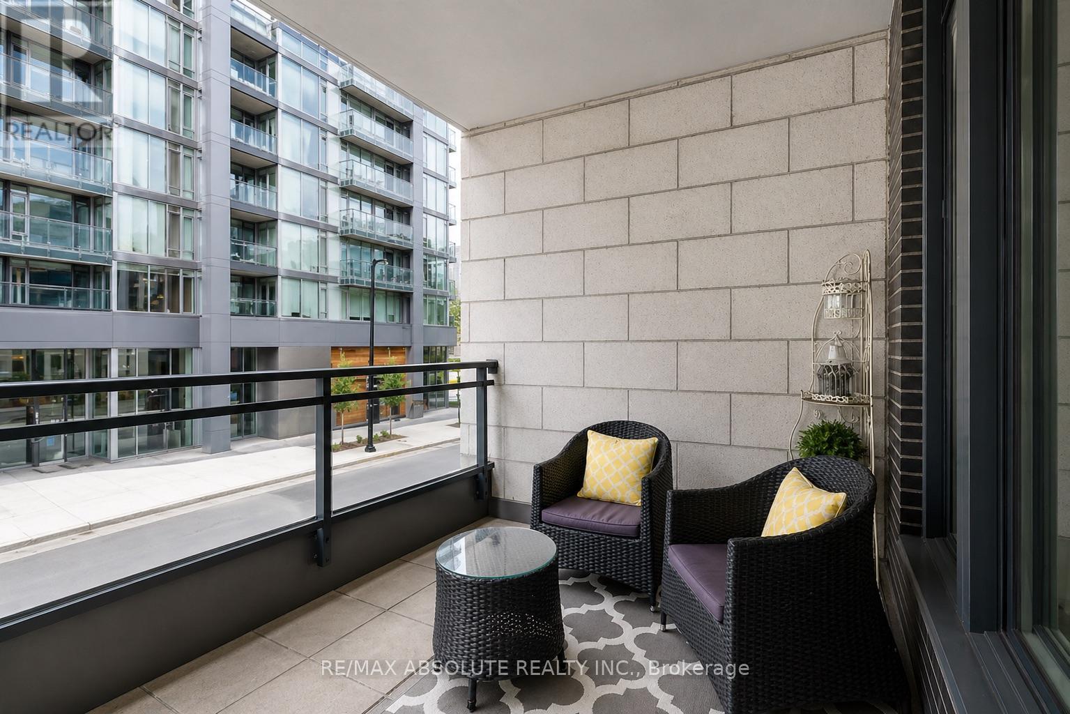 217 - 101 Richmond Road