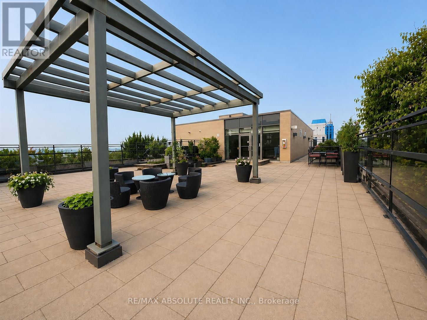 217 - 101 Richmond Road