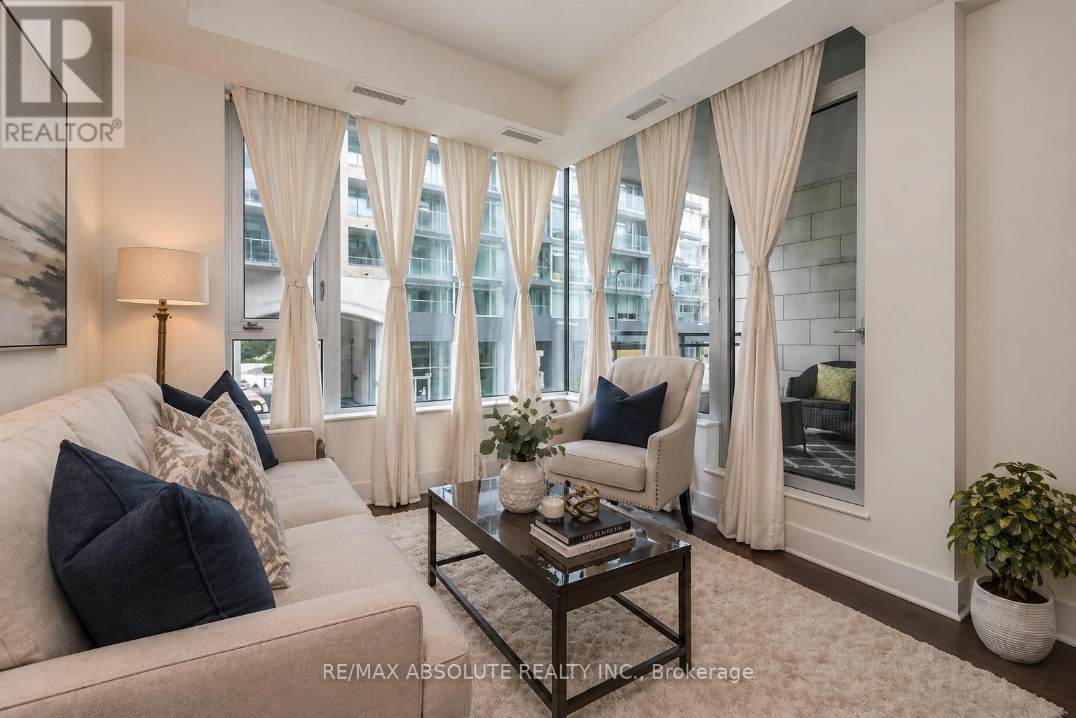 217 - 101 Richmond Road