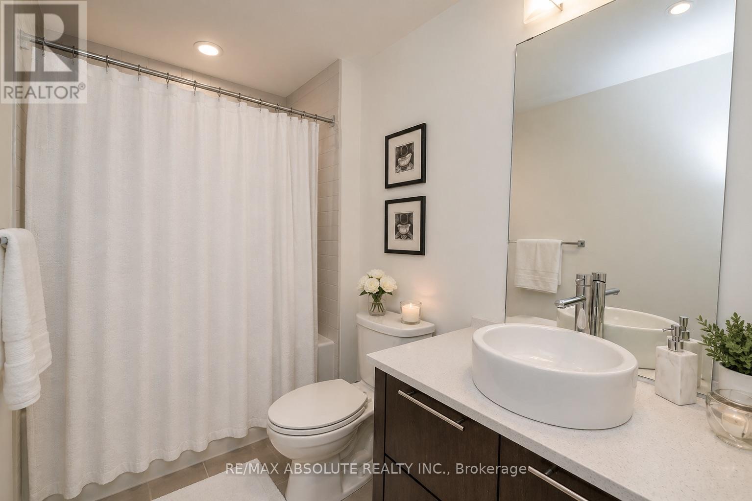 217 - 101 Richmond Road