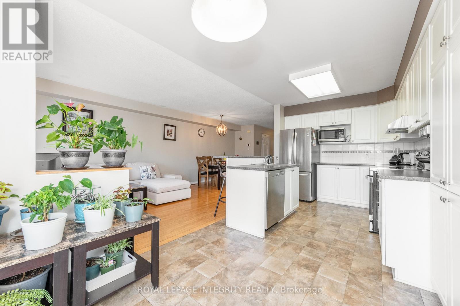 915 Schooner Crescent