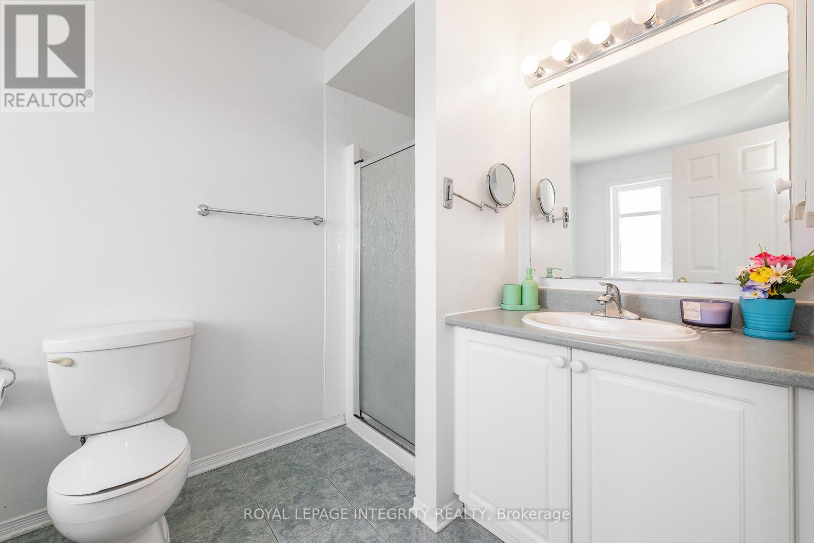 915 Schooner Crescent