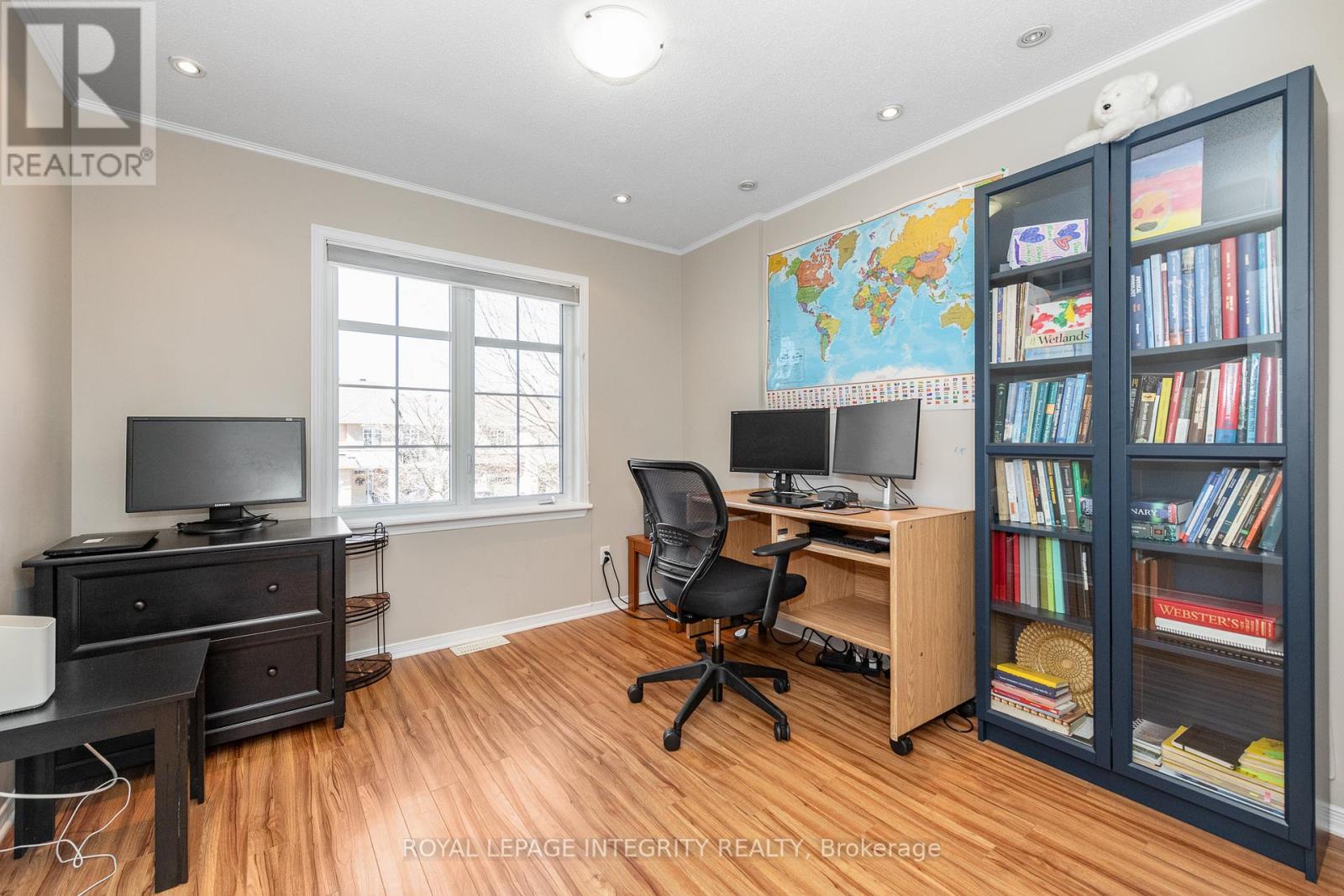 915 Schooner Crescent