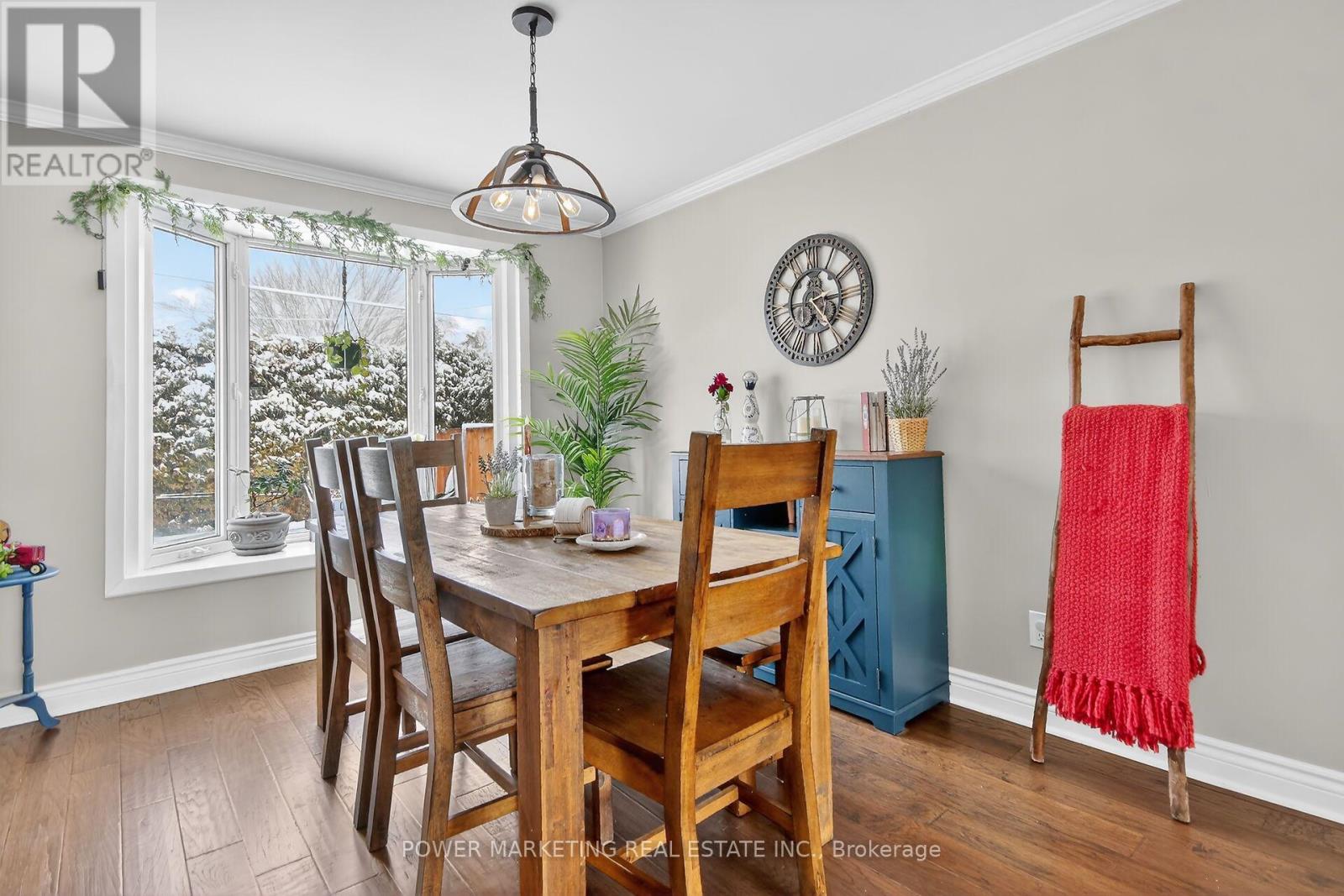 3269 Clearwater Crescent