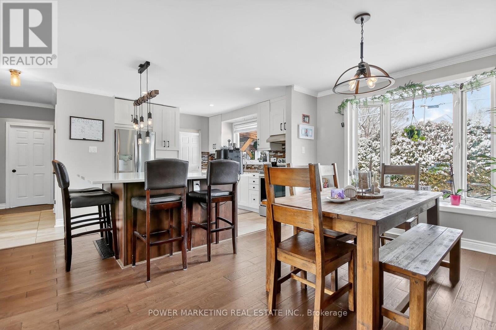 3269 Clearwater Crescent