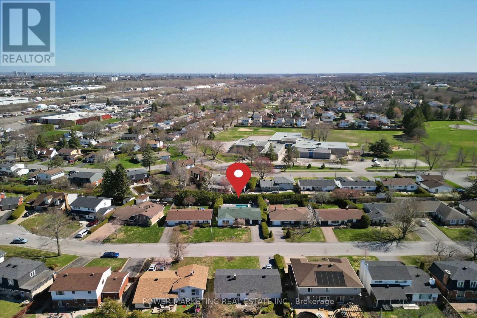 3269 Clearwater Crescent
