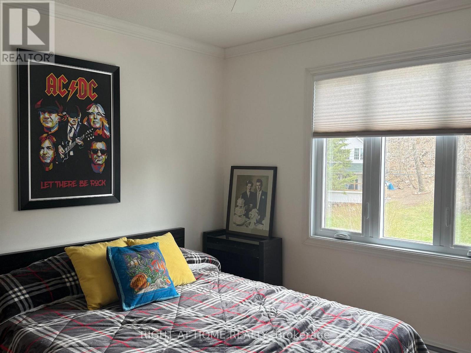 6 - 194-a Edwards Street