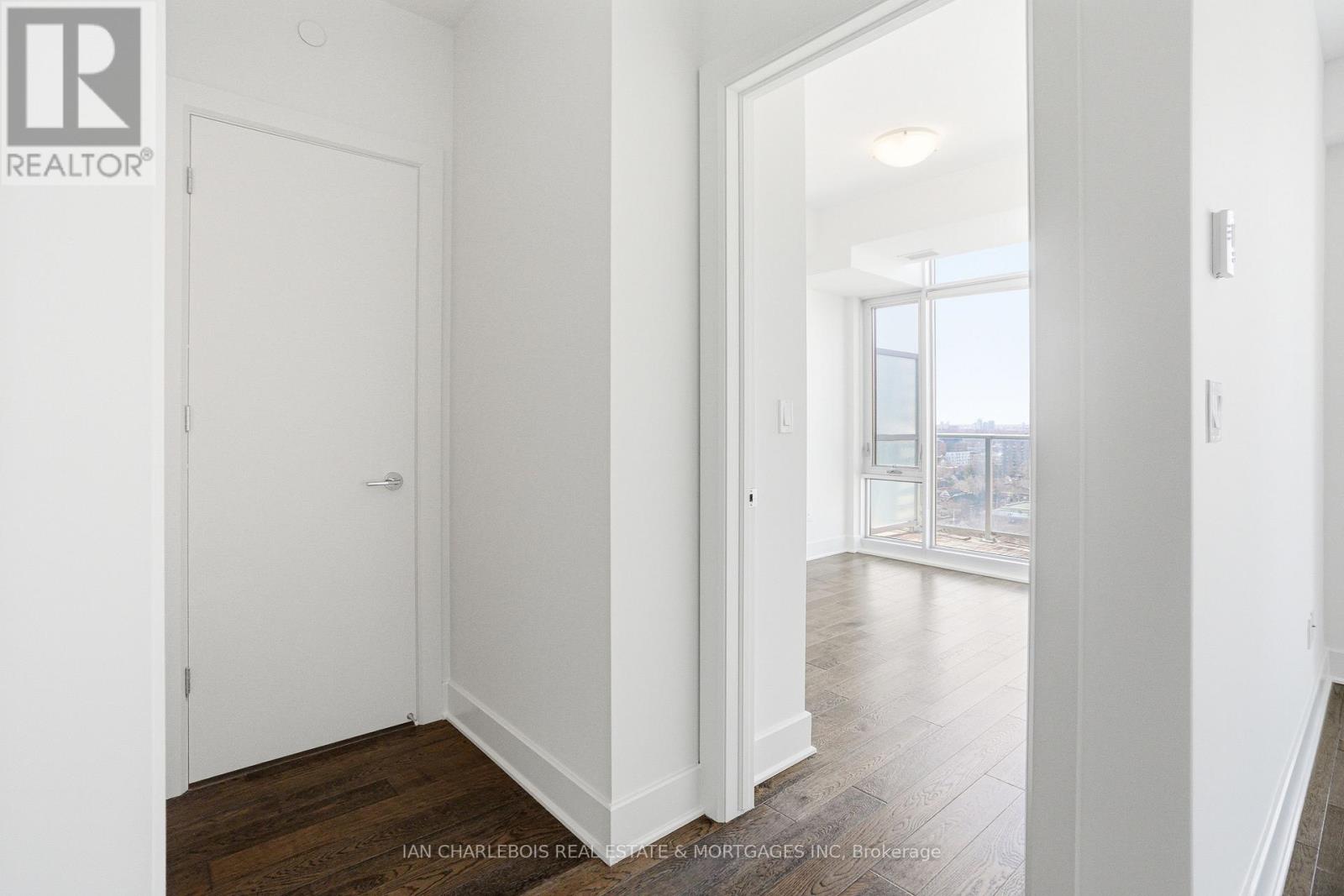 1701 - 255 Bay Street