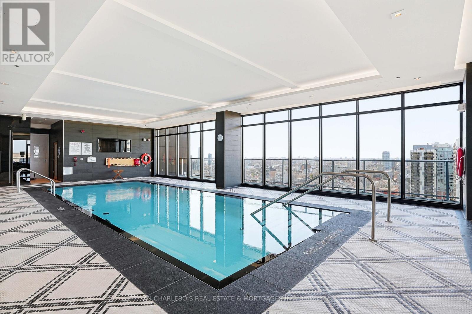 1701 - 255 Bay Street