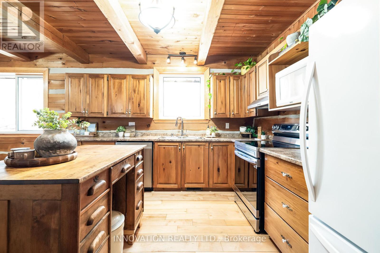 3019 Barlow Crescent