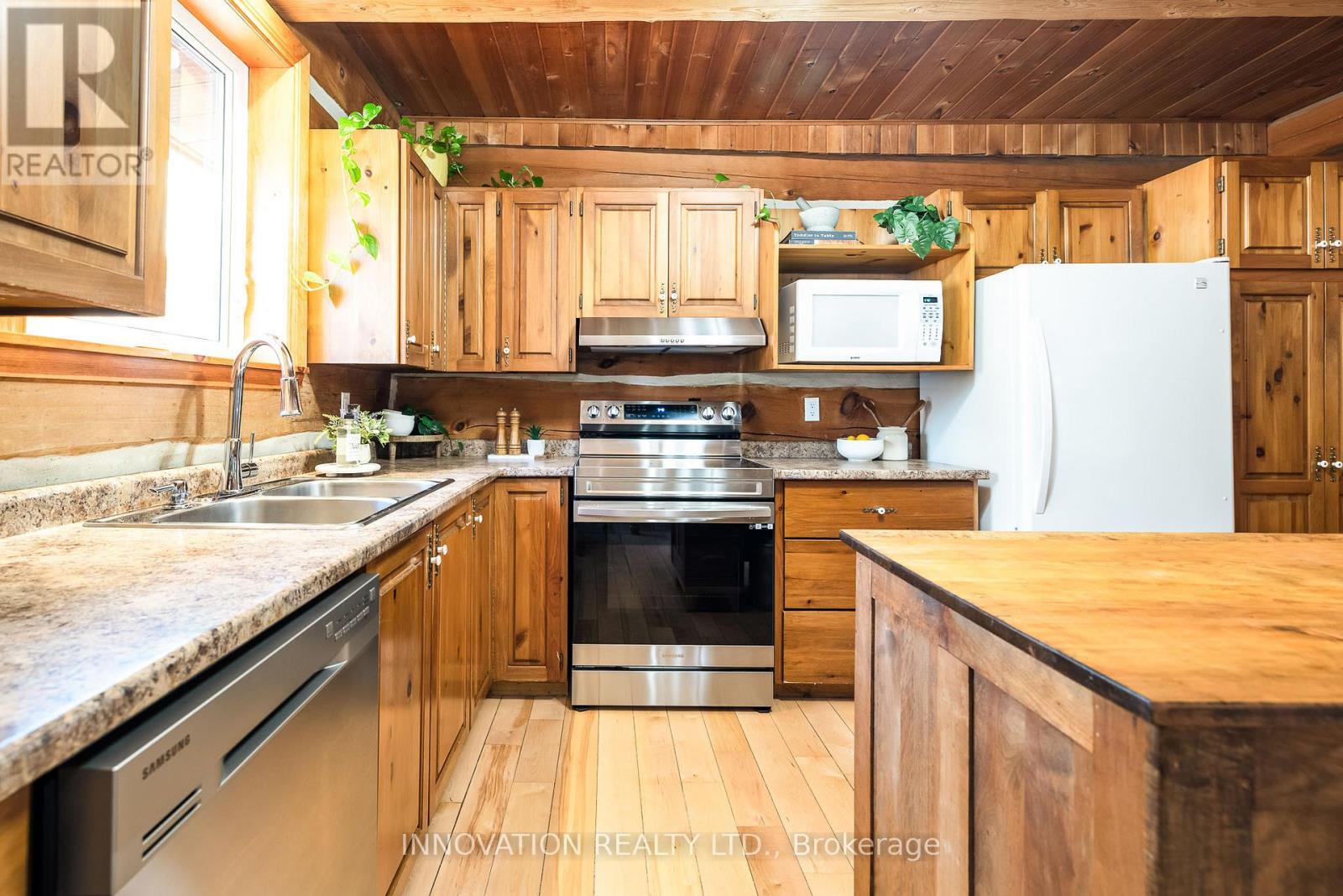 3019 Barlow Crescent