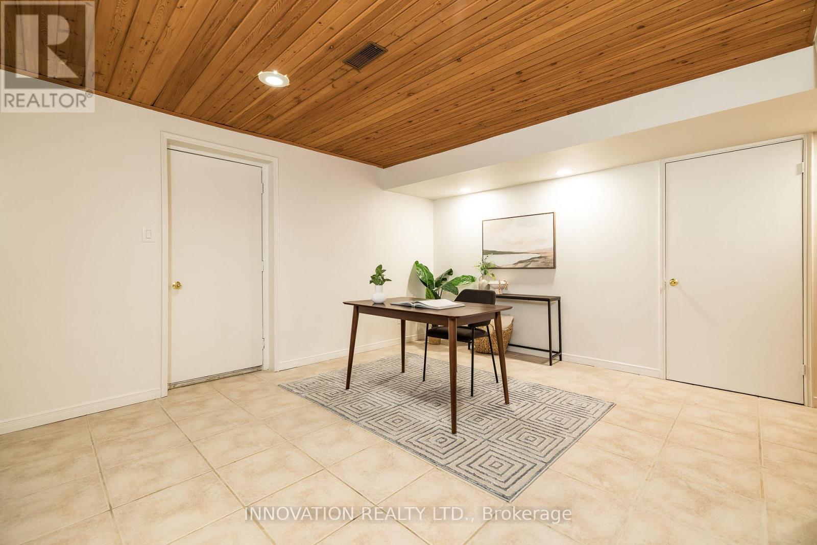 3019 Barlow Crescent