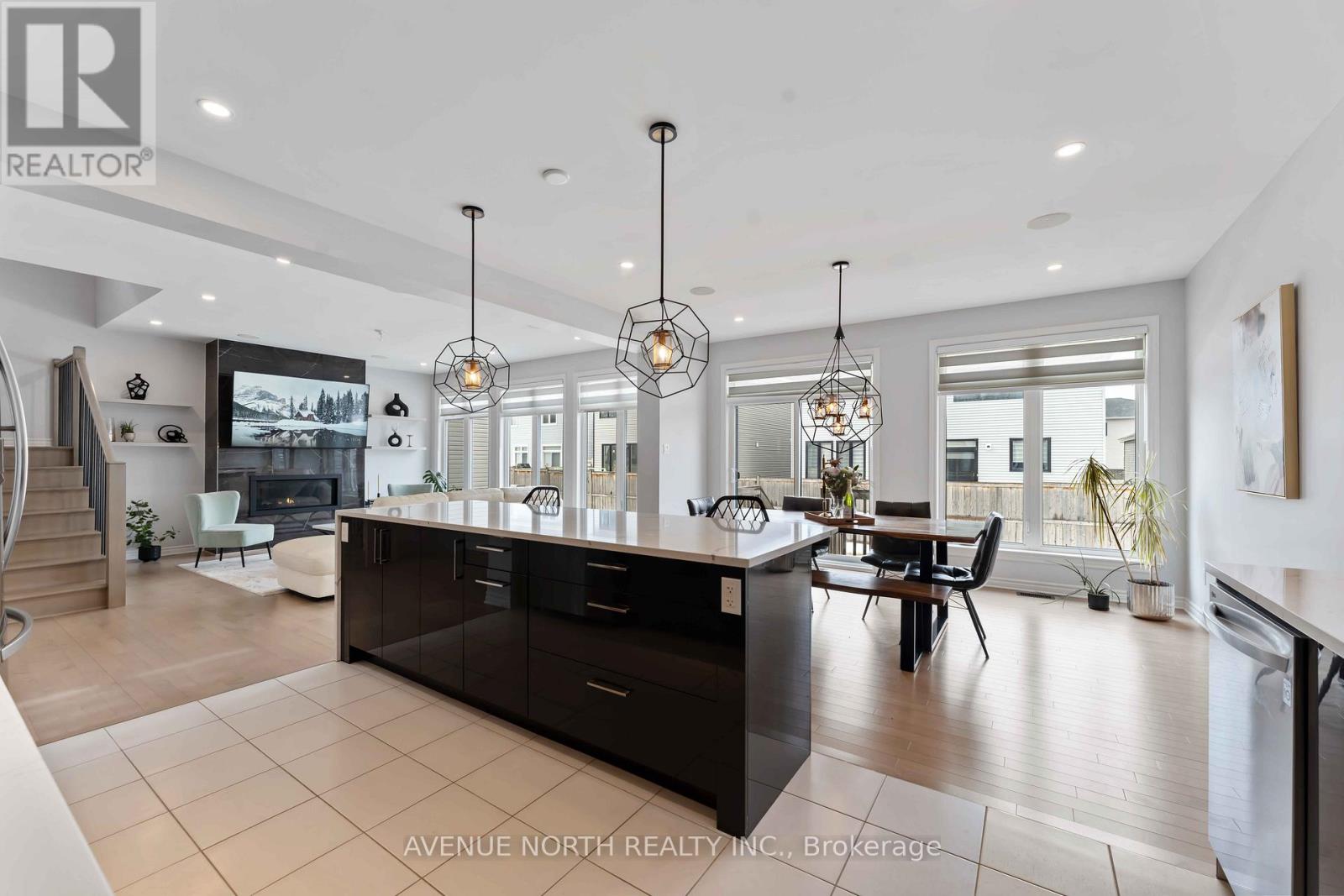 711 Moonflower Crescent