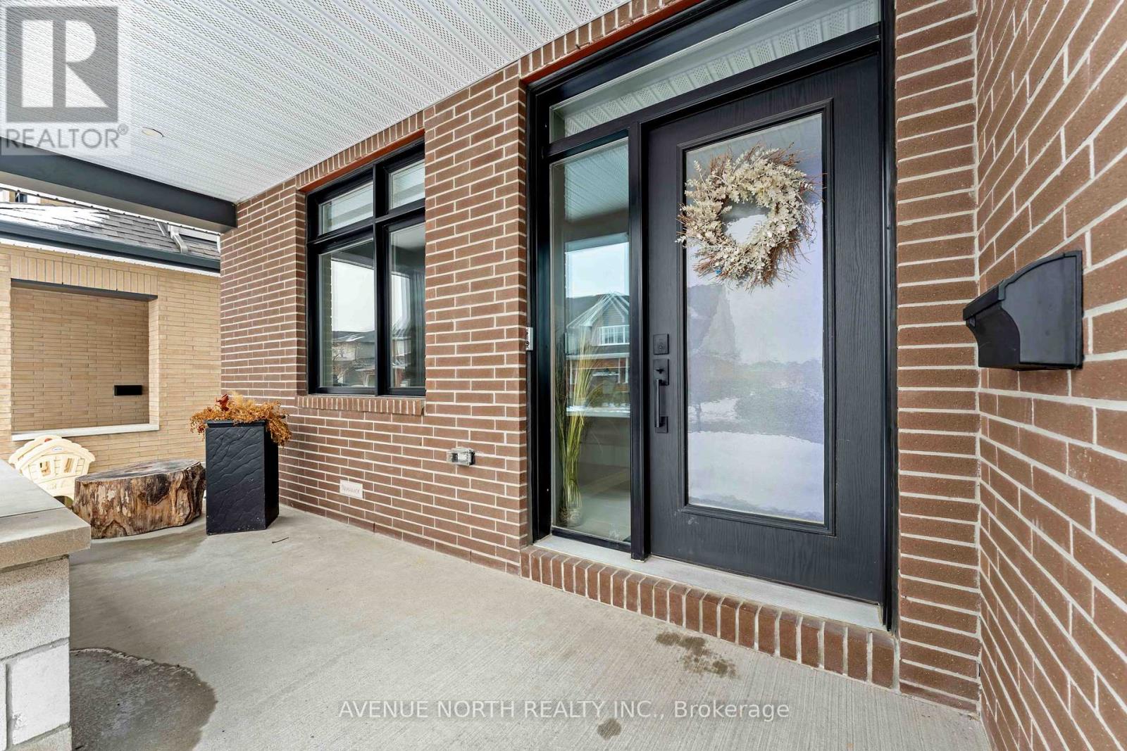 711 Moonflower Crescent