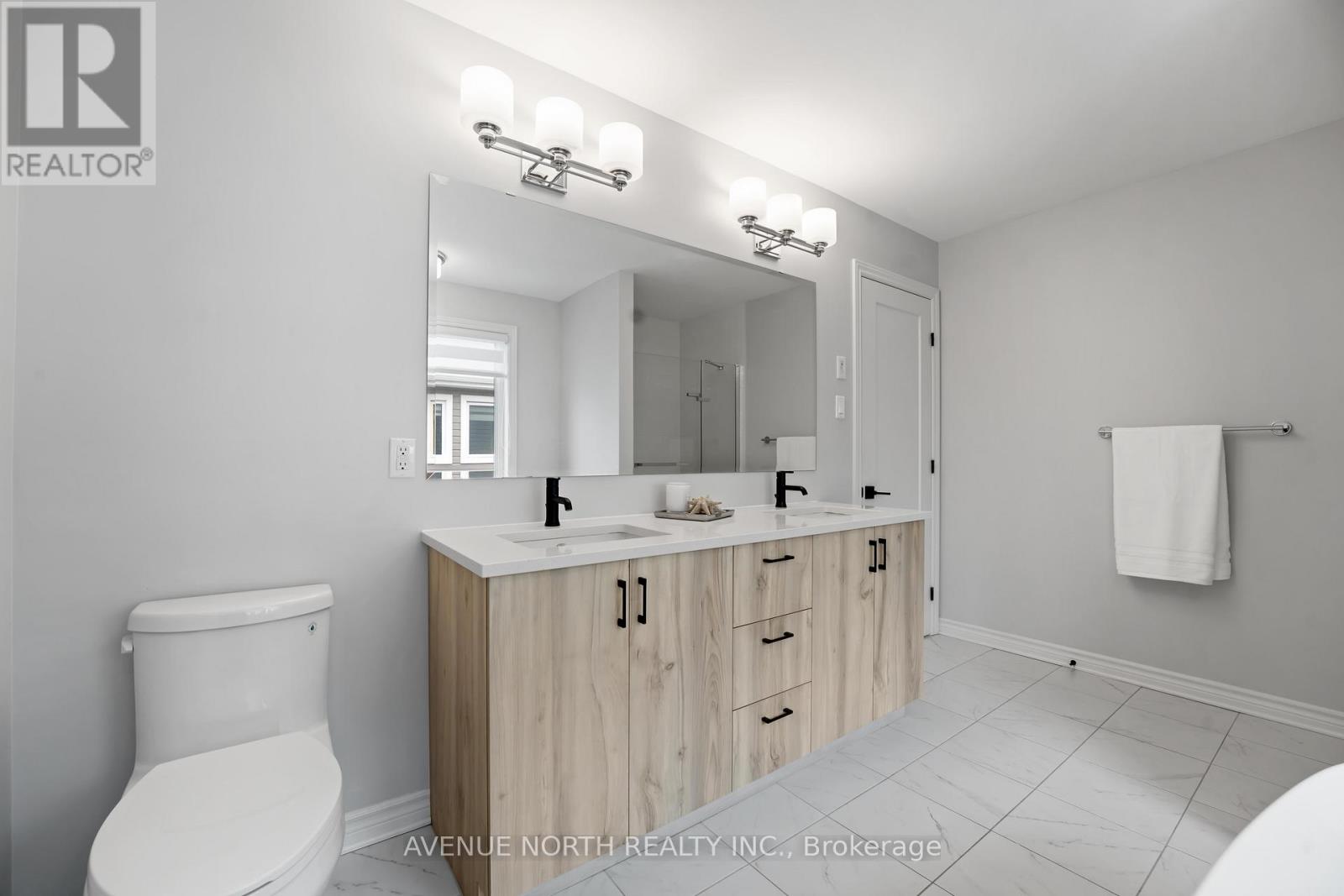 711 Moonflower Crescent