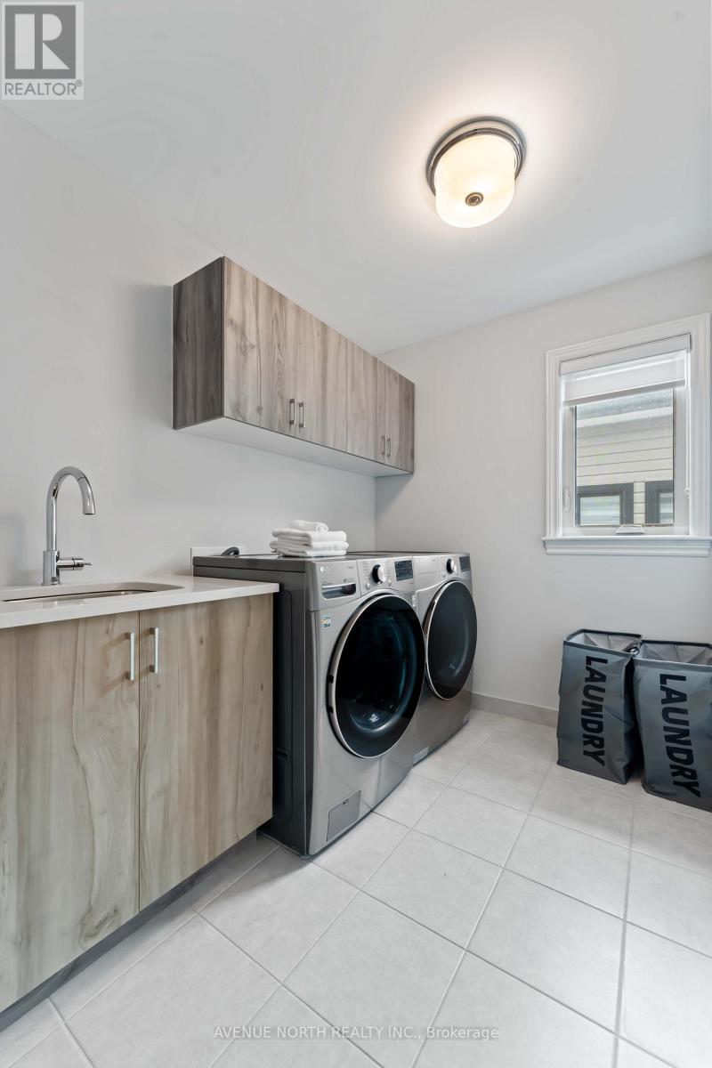 711 Moonflower Crescent