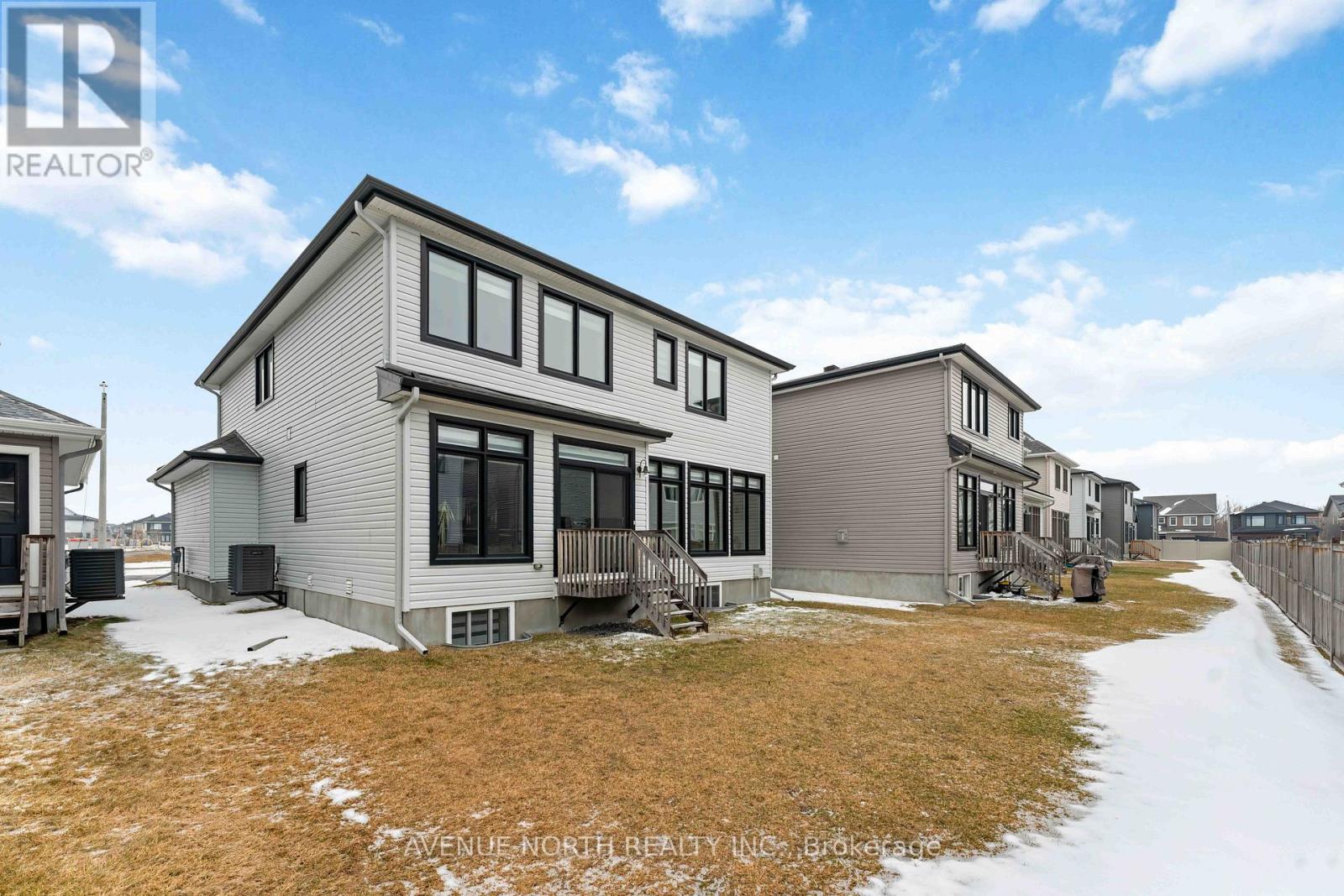 711 Moonflower Crescent