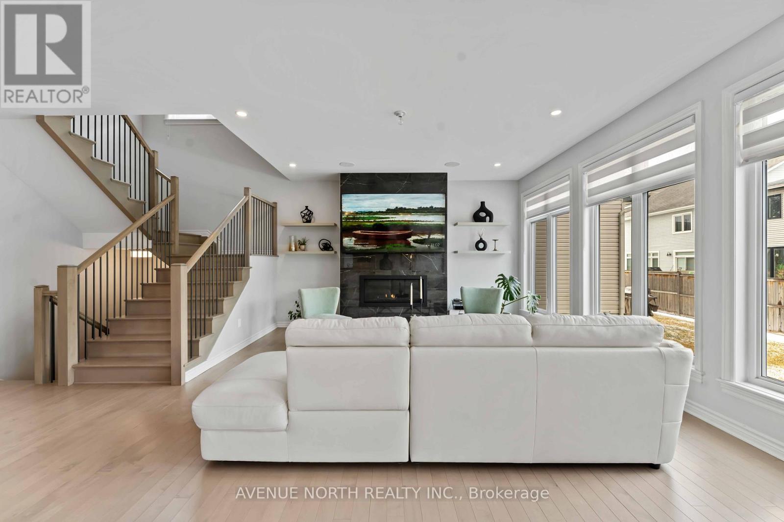 711 Moonflower Crescent