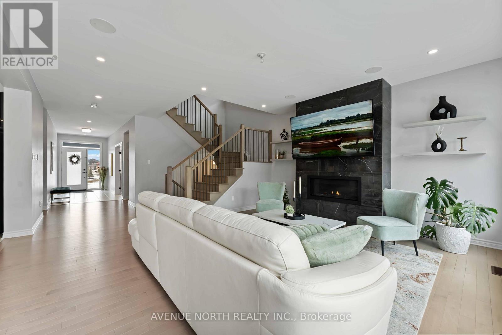 711 Moonflower Crescent