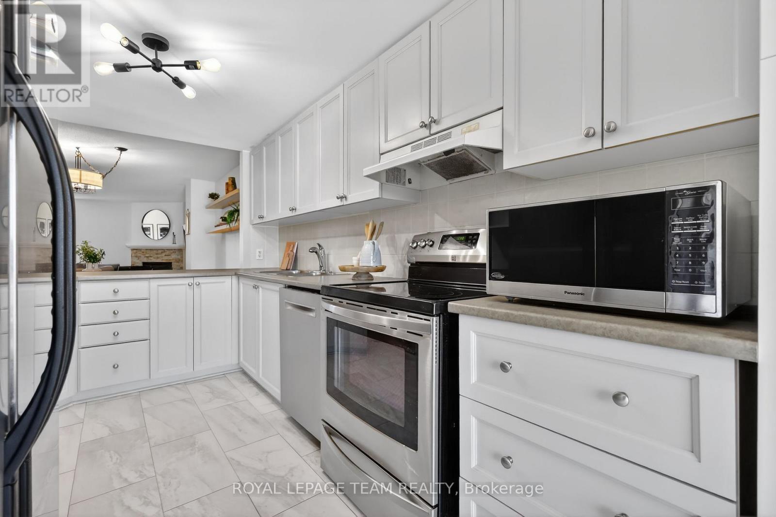 13 - 424 Hillsboro Private