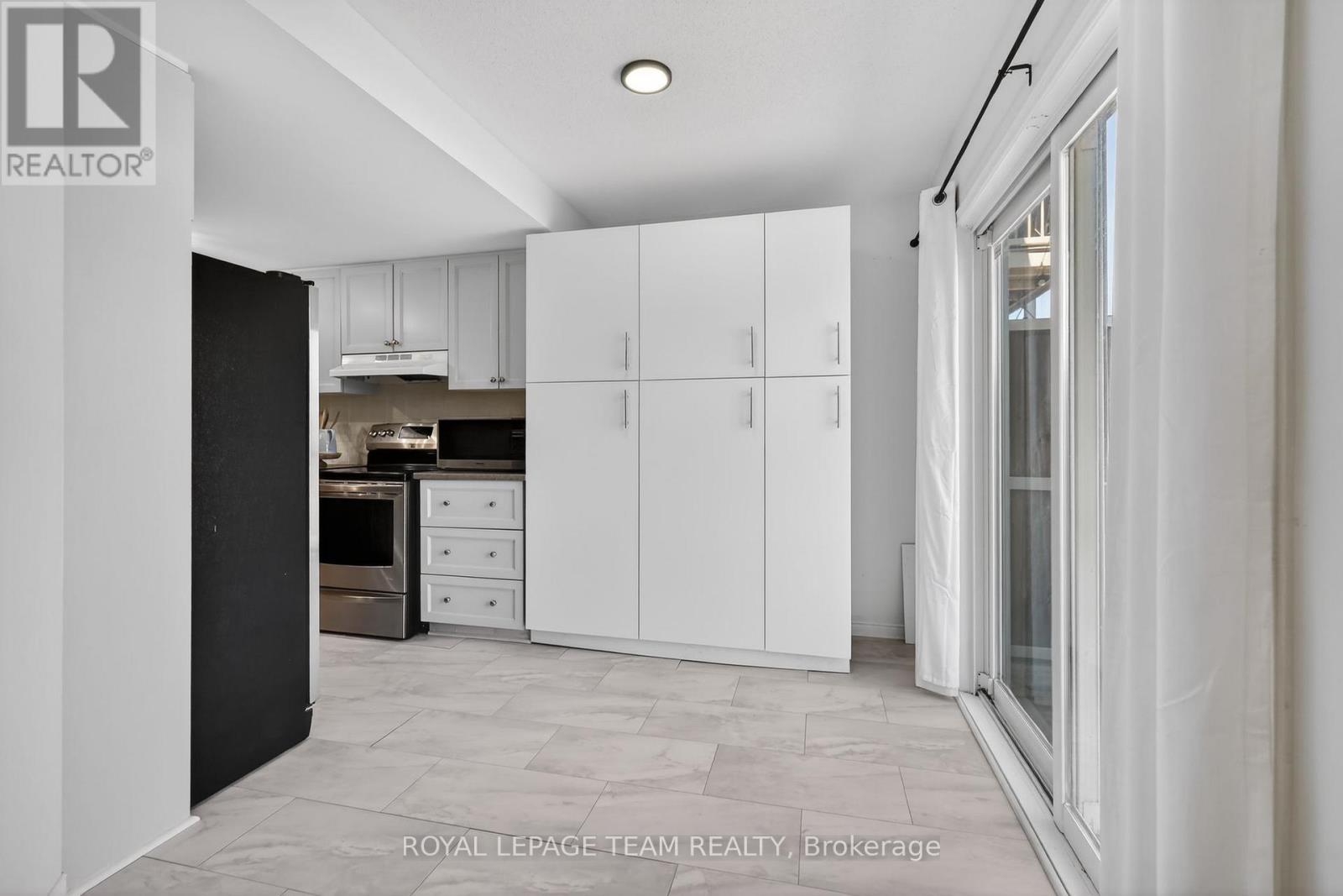 13 - 424 Hillsboro Private