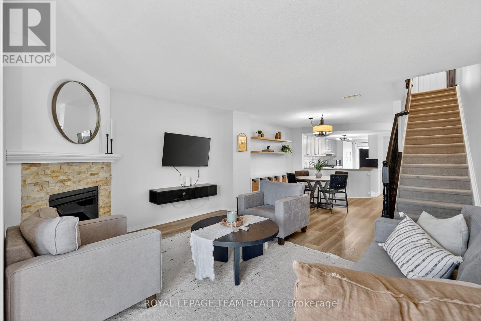 13 - 424 Hillsboro Private