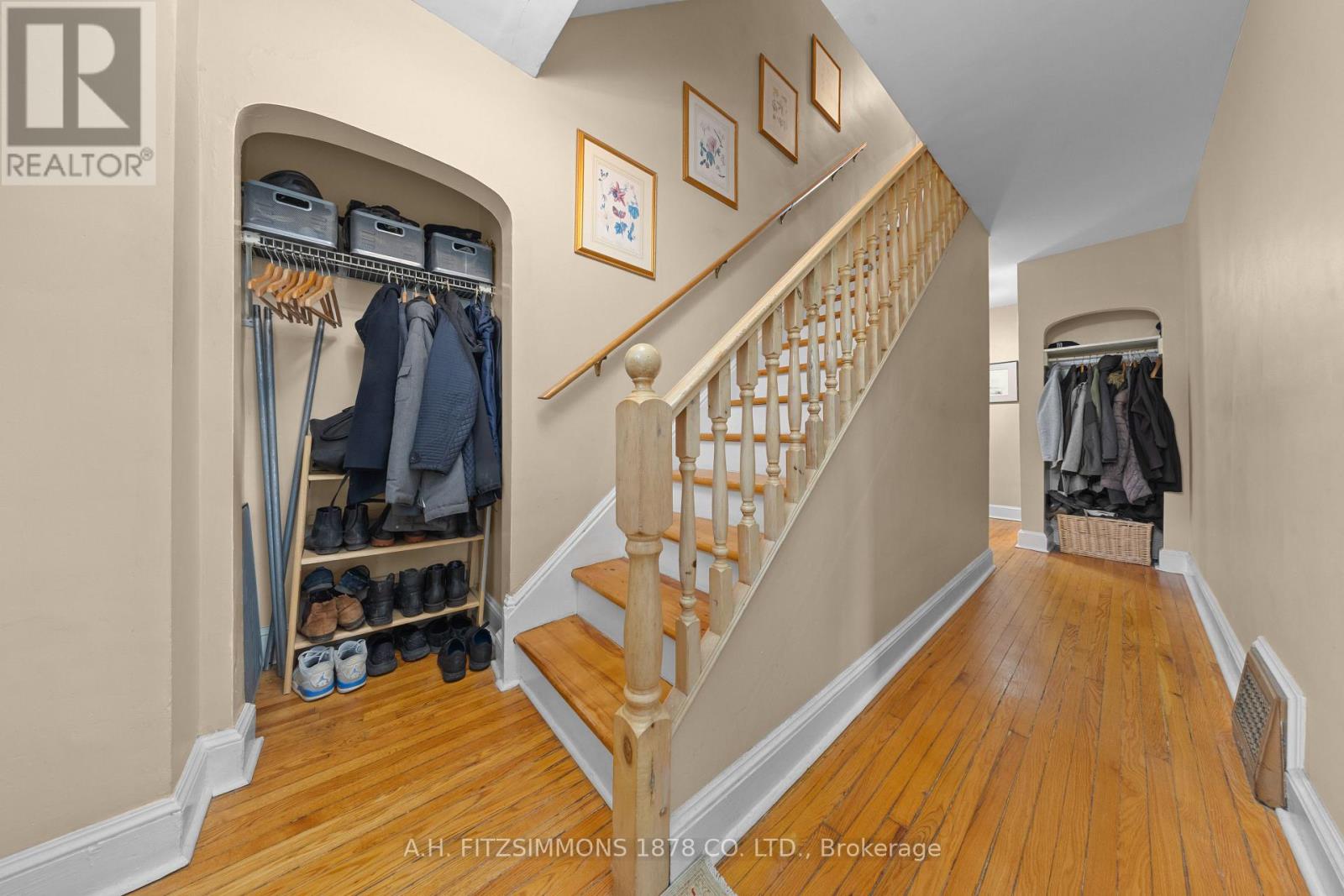 564 Tweedsmuir Avenue